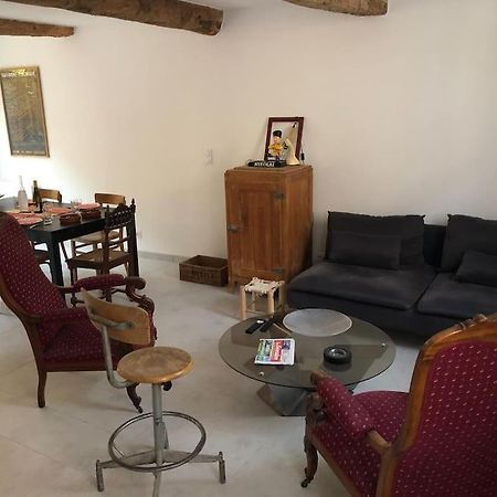 Chez Voltaire Maison Typique Et Son Patio Au Coeur De Thuir Eksteriør billede