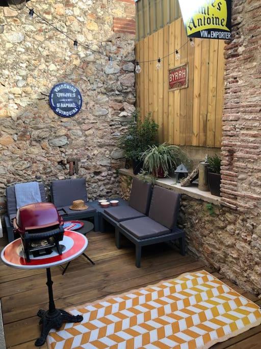 Chez Voltaire Maison Typique Et Son Patio Au Coeur De Thuir Eksteriør billede