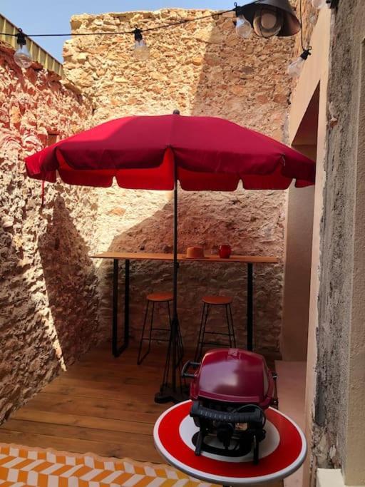 Chez Voltaire Maison Typique Et Son Patio Au Coeur De Thuir Eksteriør billede